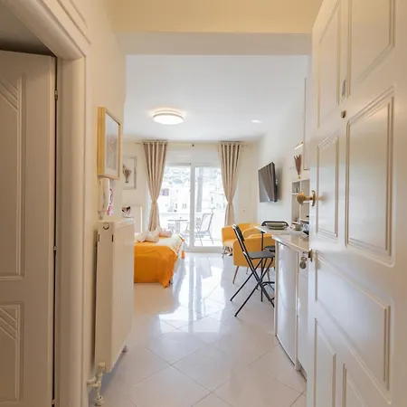 Garnet Studio Flats דירה Eleftheroupoli