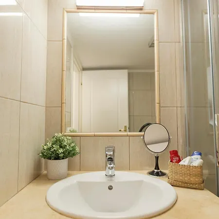 Garnet Studio Flats * Eleftheroupoli