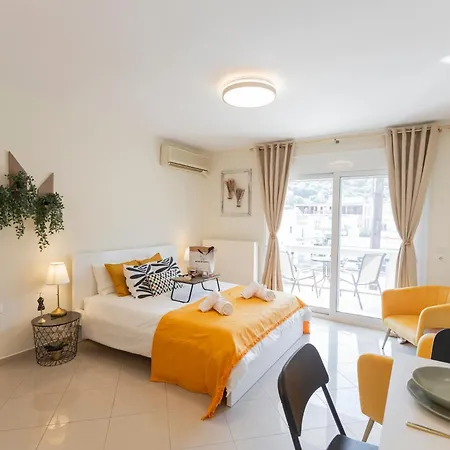 Garnet Studio Flats דירה Eleftheroupoli
