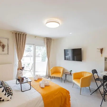 Garnet Studio Flats דירה Eleftheroupoli